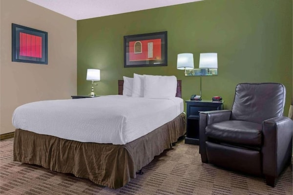 Foto van Studio 6 Sacramento | Relaxing King | NSMK | Keuken | Douche - BedRoom