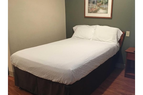 Foto van Gezellige studio 6 Pelham | 1 tweepersoonsbed, rokersgedeelte | Keuken - BedRoom