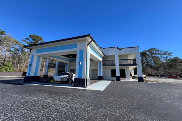 Foto van 2 tweepersoonsbedden | Roken | Griffin - Vakantiehuis in Griffin, GA - Outdoor