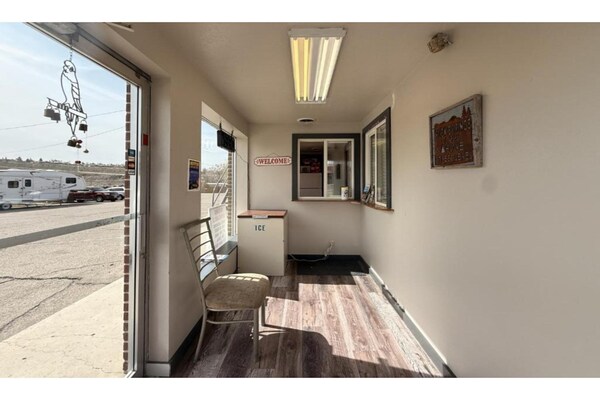 Foto van Queensize Bed Niet-roken - Vakantiehuis in Rock Springs,WY - Indoor