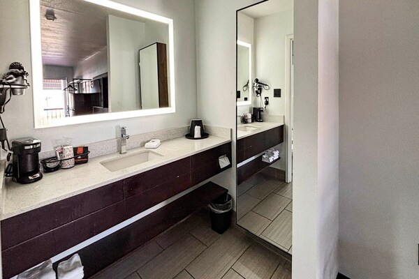 Foto van 1 Kingsize Bed | Niet-roken, Magnetronkoelkast - Vakantiehuis in Jackson - BathRoom