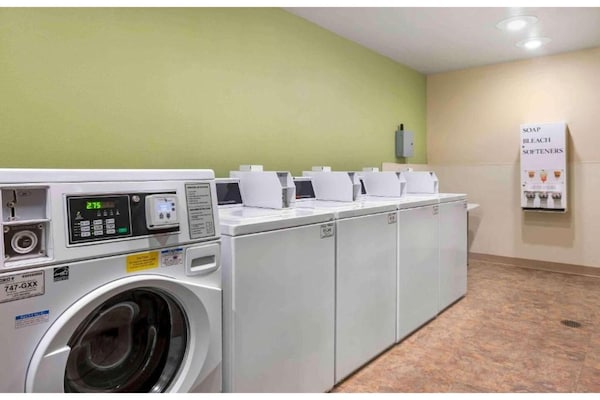 Foto van 1 tweepersoonsbed | Rookvrij, Keuken - Vakantiehuis in Cincinnati OH - Facilities