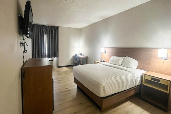 Foto van 1 kingsize bed | Rookvrij, koelkast - Vakantiehuis in Fremont (OH) - BedRoom