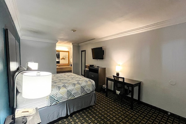 Foto van 1 Kingsize Bed | Niet-roken, Magnetronkoelkast - Vakantiehuis in Lafayette LA - BedRoom