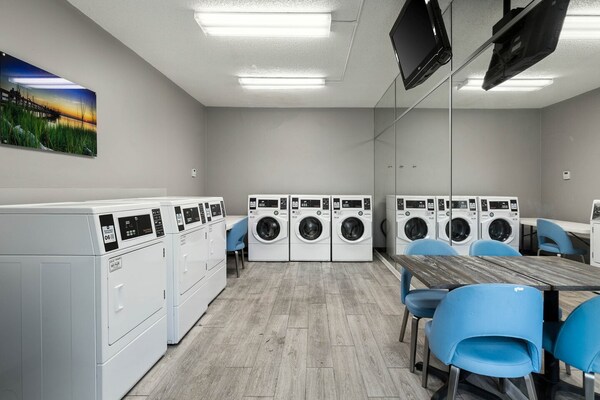 Foto van 1 kingsize bed | Rookvrij, koelkast - Vakantiehuis in Jacksonville - Facilities