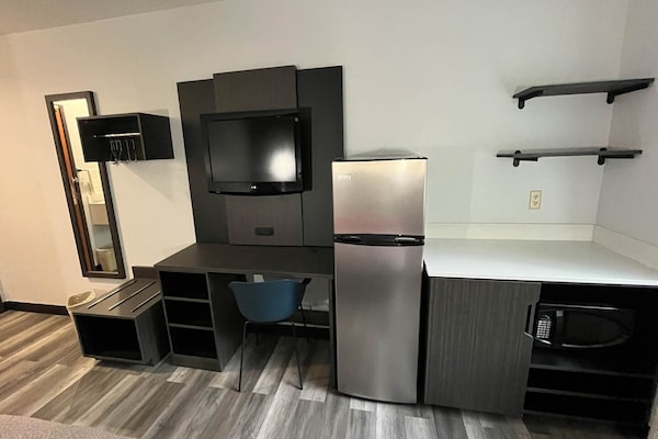 Foto van 1 kingsize bed | Rookvrij, koelkast - Vakantiehuis in Urbana, IL - Kitchen