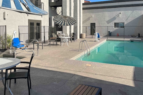 Foto van 1 kingsize bed | Suite, rookvrij, magnetron - Vakantiehuis in Tucson AZ - Pool