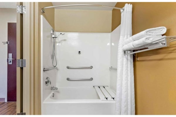 Foto van 1 kingsize bed | Rookvrij, Keuken - Vakantiehuis in Brookfield - BathRoom