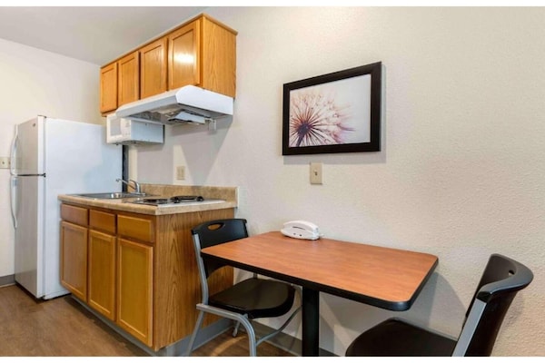 Foto van 1 tweepersoonsbed (queensize) | Rookvrij, Keuken - Vakantiehuis in Kent WA - Kitchen