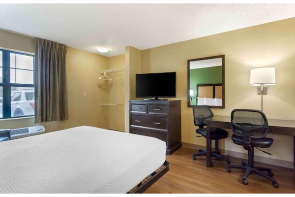 Foto van 1 kingsize bed | Rookvrij, keuken, douche - Vakantiehuis in Kent WA - BedRoom