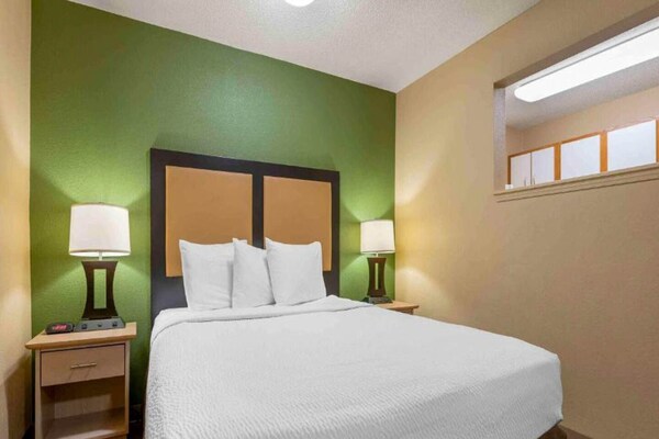 Foto van 1 tweepersoonsbed (queensize) | Rookvrij, keuken, slaapbank - BedRoom