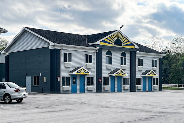 Foto van 1 kingsize bed | Rookvrij, koelkast - Vakantiehuis in Tiffin - ExteriorSummer
