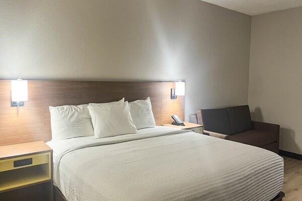 Foto van 1 kingsize bed | Rookvrij, koelkast - Vakantiehuis in Fremont (OH) - BedRoom