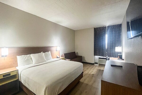 Foto van 1 kingsize bed | Rookvrij, koelkast - Vakantiehuis in Fremont (OH) - BedRoom