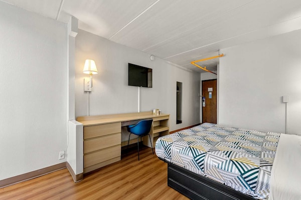 Foto van 1 kingsize bed | Premium, koelkast - Vakantiehuis in Decatur GA - BedRoom