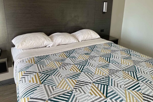 Foto van 1 kingsize bed | Roken toegestaan, Keuken - Vakantiehuis in Stockbridge GA - BedRoom