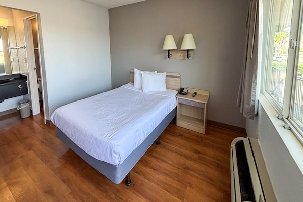Foto van 1 tweepersoonsbed (Queensize) | Rolstoeltoegankelijk bad (Nsmk) - BedRoom