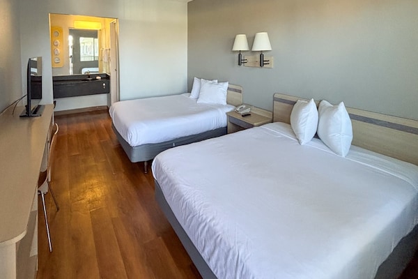 Foto van 1 tweepersoonsbed (queensize) | Roken mogelijk - Vakantiehuis in Las Vegas NV - BedRoom