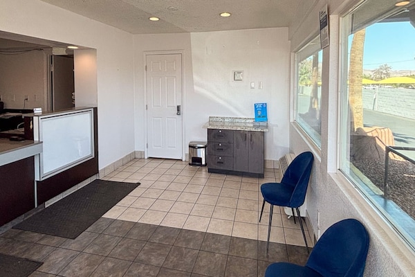 Foto van 1 tweepersoonsbed (queensize) | Rookvrij - Vakantiehuis in Las Vegas NV - FloorPlan