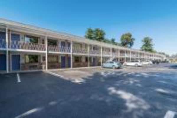 Foto van 1 kingsize bed | Roken toegestaan - Vakantiehuis in Albany - ExteriorSummer