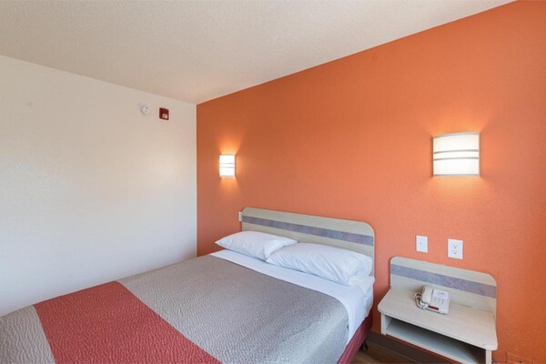 Foto van 1 tweepersoonsbed | Premium, Micfridge - Vakantiehuis in Columbia SC - BedRoom