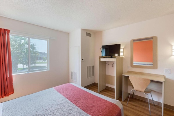 Foto van 1 tweepersoonsbed | Premium, Micfridge - Vakantiehuis in Columbia SC - BedRoom