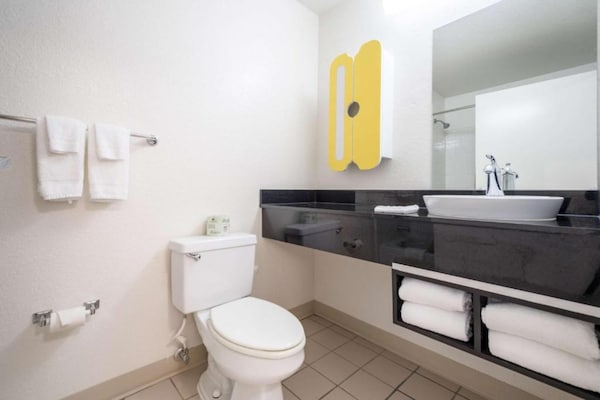 Foto van 1 tweepersoonsbed (queensize) | Rookvrij - Vakantiehuis in Atlanta - BathRoom