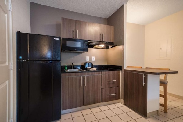 Foto van 1 tweepersoonsbed (queensize) Rookvrij - Vakantiehuis in Duluth - Kitchen