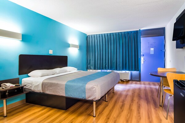 Foto van 1 kingsize bed | Rookvrij, koelkast - Vakantiehuis in LaGrange - BedRoom
