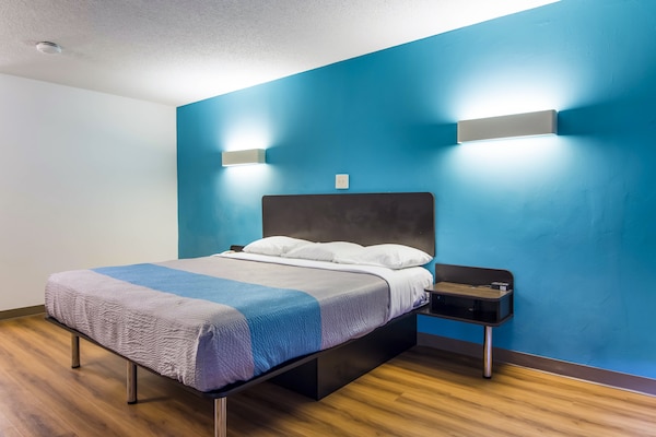 Foto van 1 kingsize bed | Rookvrij, koelkast - Vakantiehuis in LaGrange - BedRoom