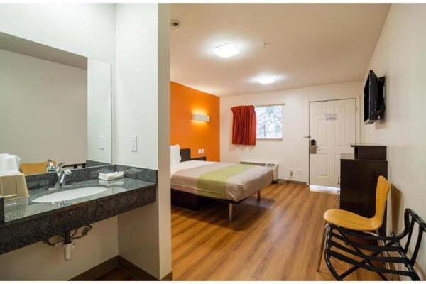 Foto van 1 Kingsize bed | Niet-roken, Magnetronkoelkast - Vakantiehuis in Augusta GA - BedRoom