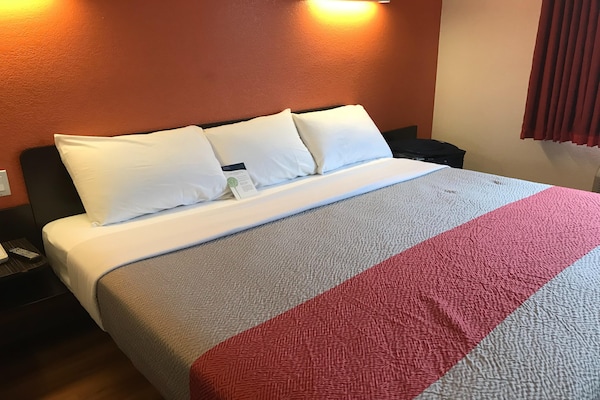 Foto van 1 kingsize bed | Roken toegestaan, koelkast aanwezig - BedRoom