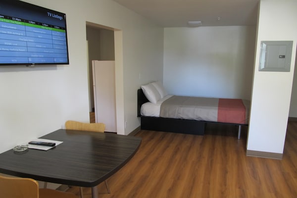 Foto van 1 kingsize bed | Rookvrij, koelkast - Vakantiehuis in Augusta - BedRoom