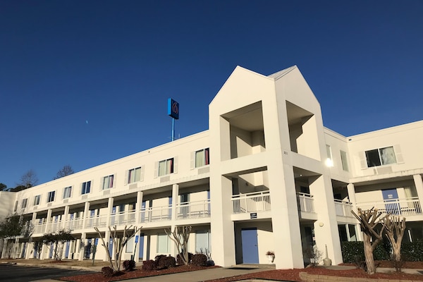 Foto van 1 kingsize bed | Rookvrij, koelkast - Vakantiehuis in Augusta - ExteriorSummer