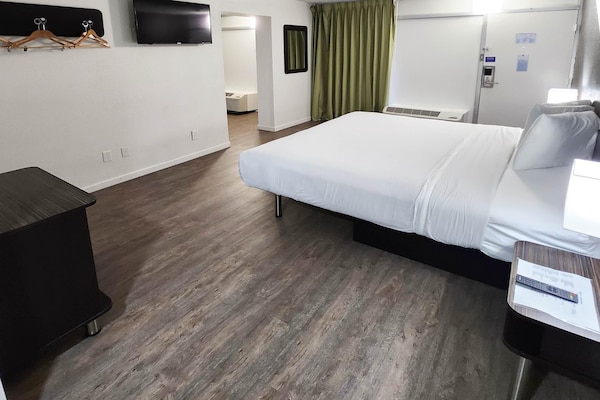 Foto van 1 kingsize bed | Suite, rookvrij, magnetron - Vakantiehuis in Columbus - BedRoom