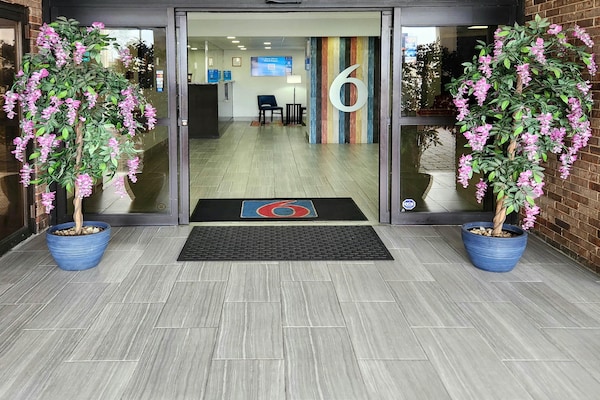 Foto van 1 kingsize bed | Suite, rookvrij, magnetron - Vakantiehuis in Columbus - HallReception