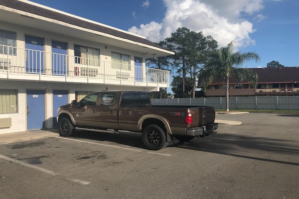 Foto van 1 tweepersoonsbed | Premium, koelkast - Vakantiehuis in Jacksonville - ExteriorSummer