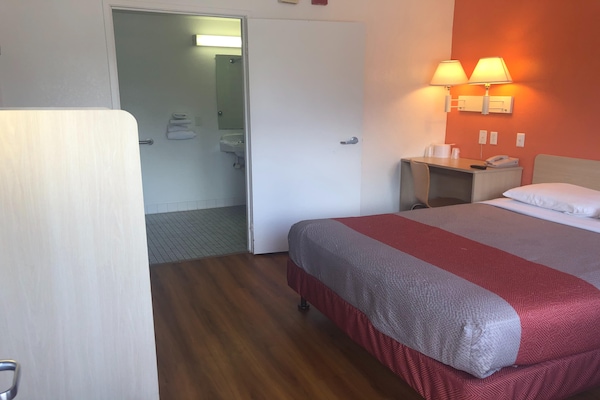 Foto van 1 tweepersoonsbed | Premium, koelkast - Vakantiehuis in Jacksonville - BedRoom