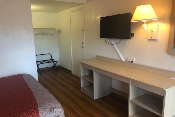 Foto van 1 tweepersoonsbed | Premium, koelkast - Vakantiehuis in Jacksonville - BedRoom