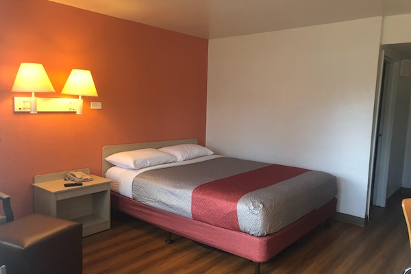 Foto van 1 tweepersoonsbed | Premium, koelkast - Vakantiehuis in Jacksonville - BedRoom