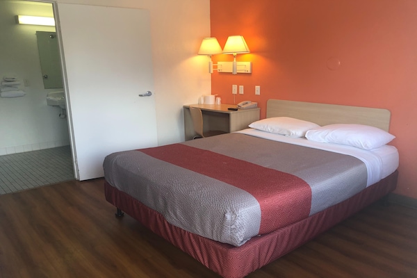 Foto van 1 tweepersoonsbed | Premium, koelkast - Vakantiehuis in Jacksonville - BedRoom