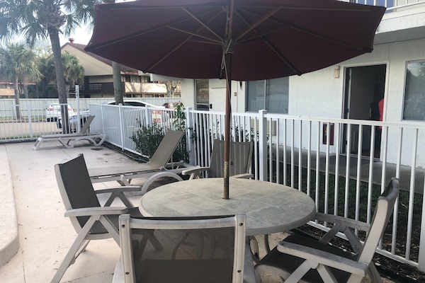 Foto van 1 tweepersoonsbed | Premium, koelkast - Vakantiehuis in Jacksonville - TerraceBalcony