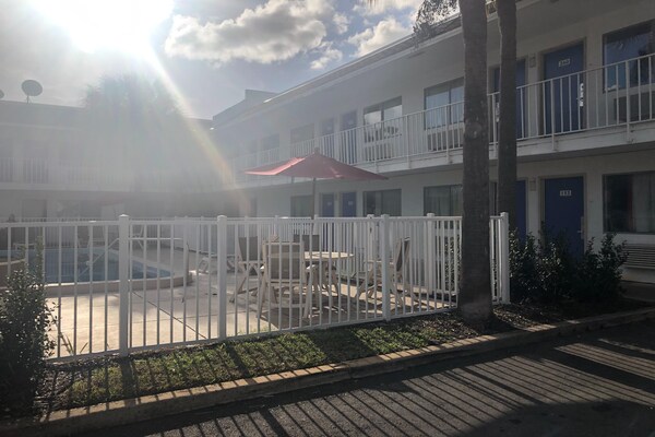 Foto van 1 tweepersoonsbed | Premium, koelkast - Vakantiehuis in Jacksonville - ExteriorSummer