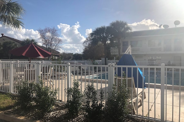 Foto van 1 tweepersoonsbed | Premium, koelkast - Vakantiehuis in Jacksonville - ExteriorSummer