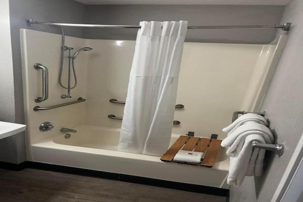 Foto van 1 tweepersoonsbed (Queensize) | Lakeland - Vakantiehuis in Tampa - BathRoom