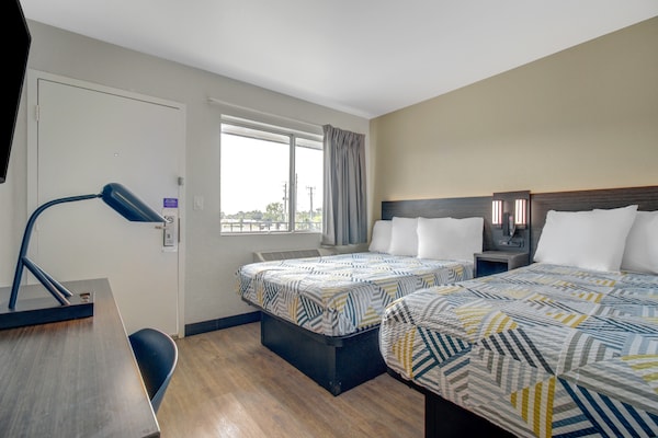 Foto van 1 tweepersoonsbed | Premium minikoelkast - Vakantiehuis in Venice - BedRoom