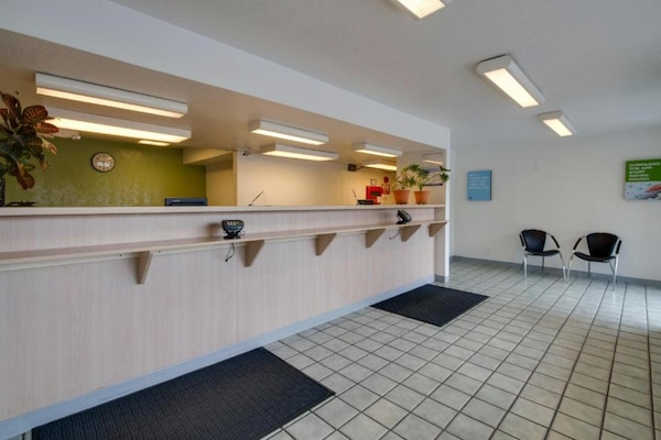 Foto van 1 tweepersoonsbed | Premium minikoelkast - Vakantiehuis in Kissimmee - HallReception