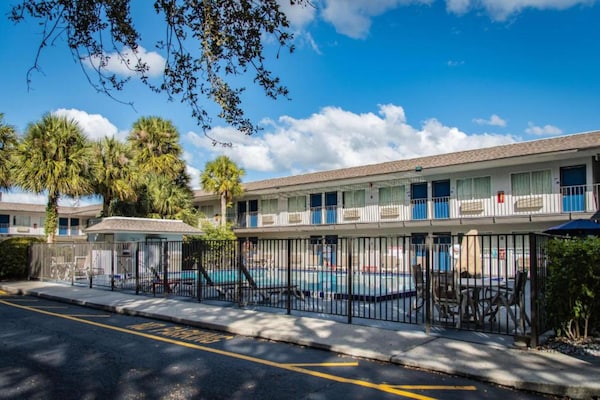 Foto van 1 tweepersoonsbed | Premium minikoelkast - Vakantiehuis in Kissimmee - ExteriorSummer