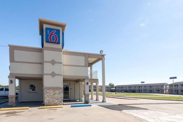 Foto van 1 kingsize bed | Rookvrij - Vakantiehuis in Wichita Falls - ExteriorSummer