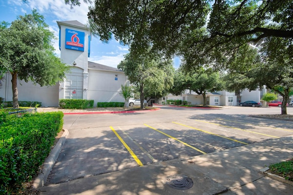 Foto van 1 tweepersoonsbed (queensize) | Rookvrij - Vakantiehuis in Austin - ExteriorSummer